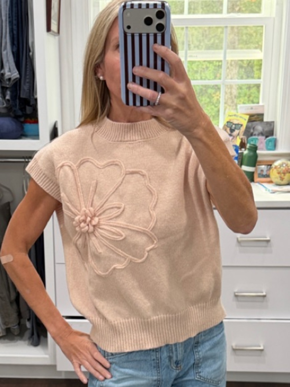 Amazon Peach Short-Sleeve Knit Sweater with Floral Applique
